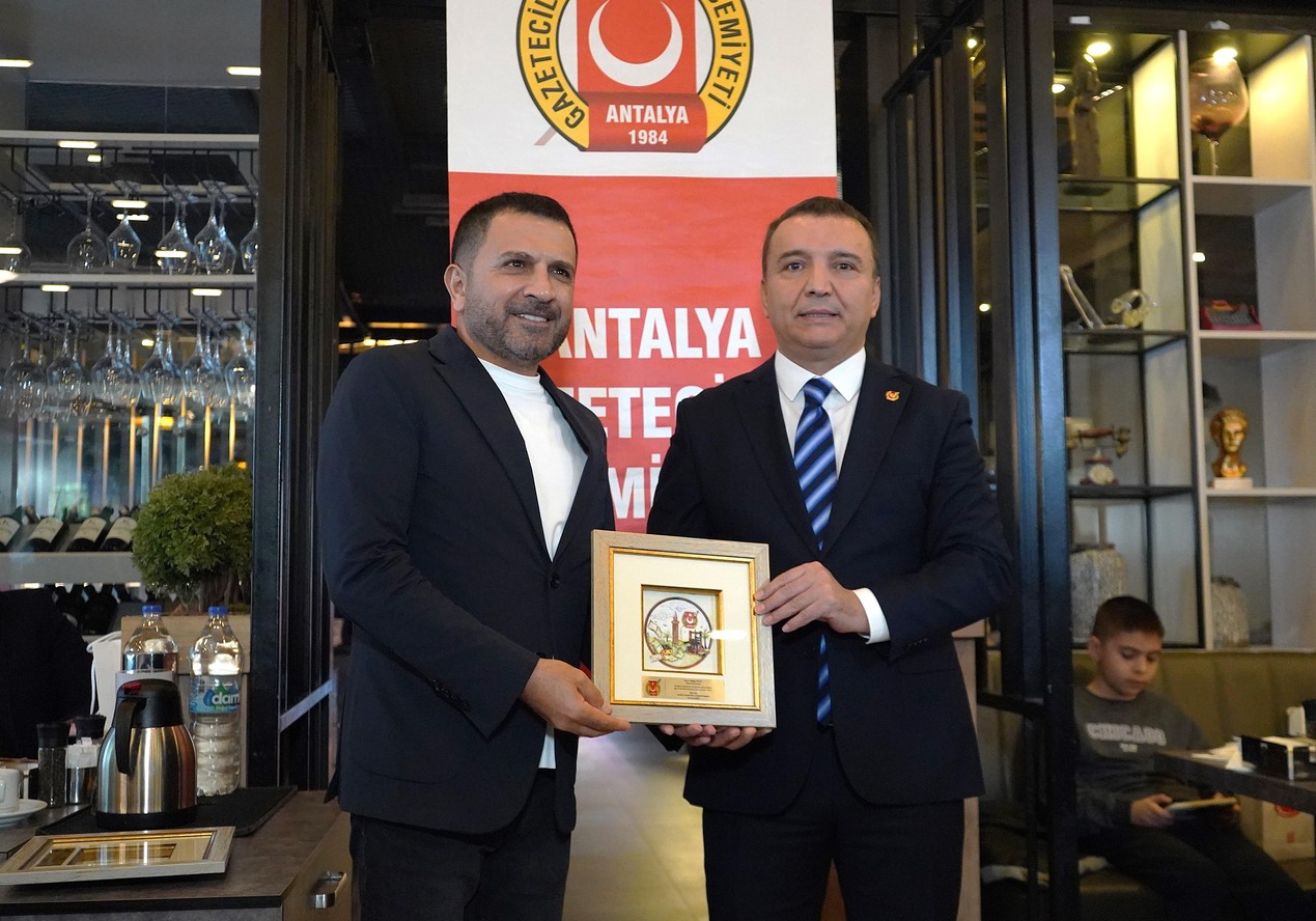 Antalyalı Gazetecilerden Meslek Yasası Çağrısı (2)