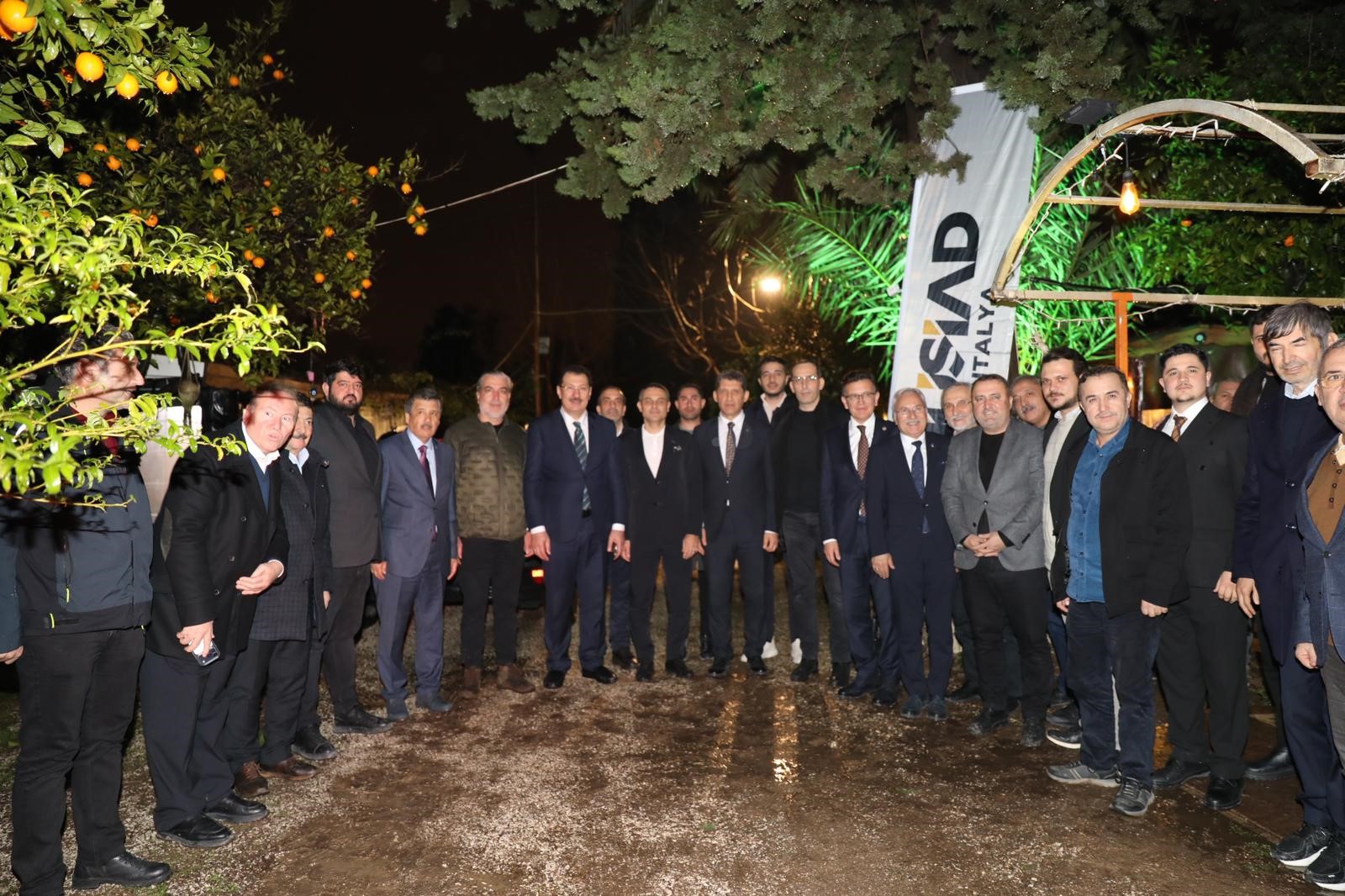 Antalyalı Iş Insanları Dost Meclisinde Bir Araya Geldi (1)