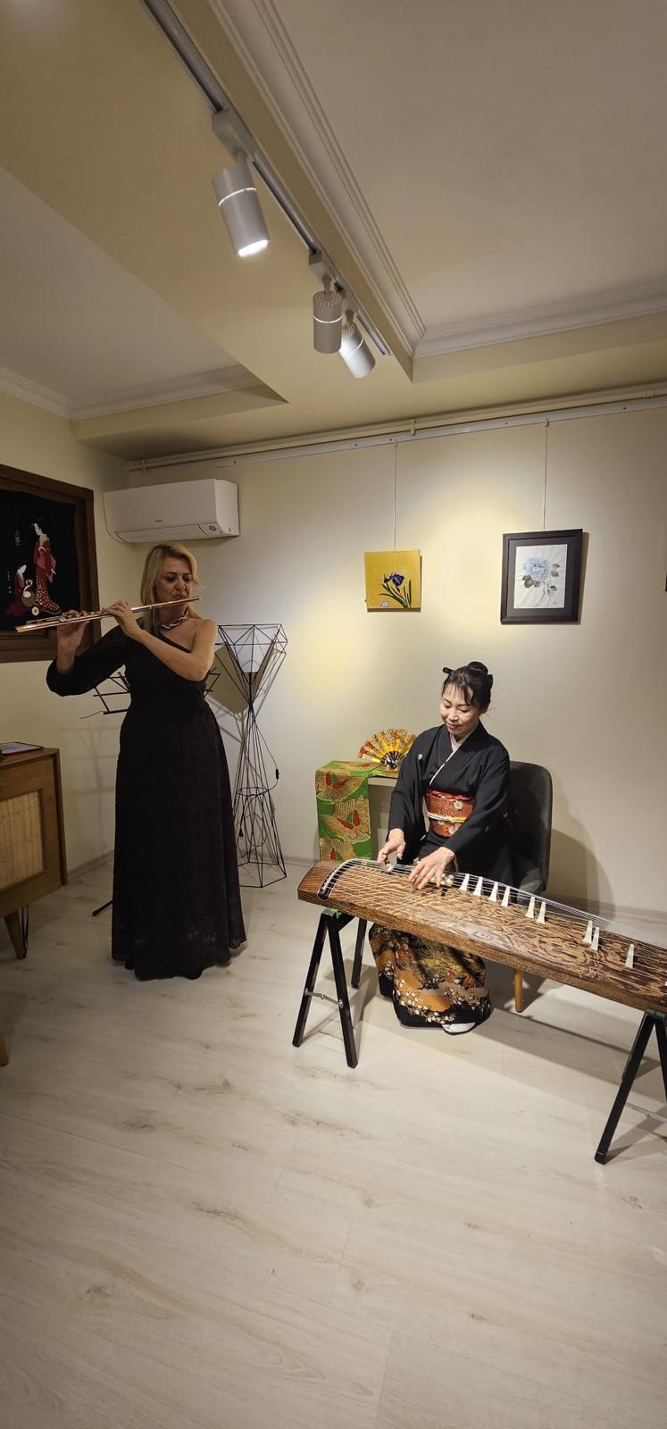 Antalyalı Sanatçı Türk Ve Japon Dostluğunu Pekiştirdi (3)