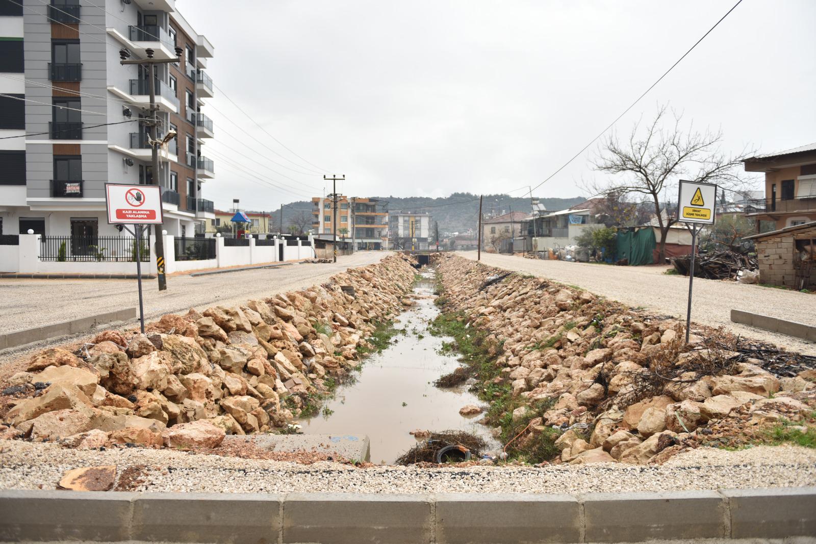 Antalya’nın 68 Mahallesi Masaya Yatırıldı (2)