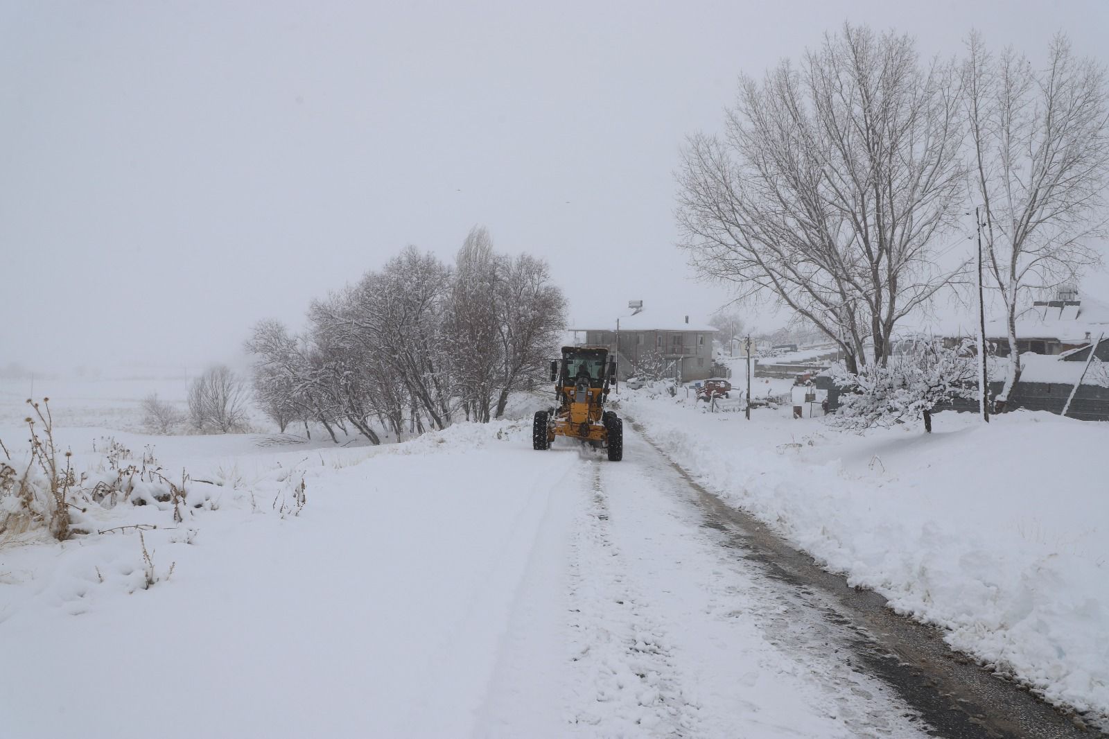 Antalya’nın Ilçesi Kara Teslim Oldu (2)