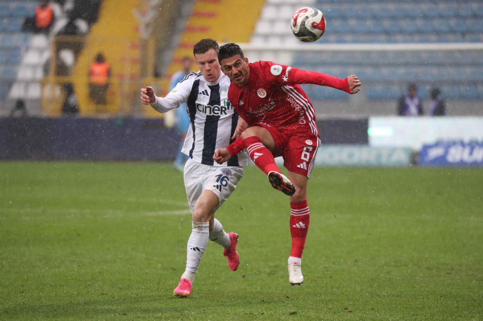 Antalyaspor Ikinci Yarıya Puanla Başladı (5)