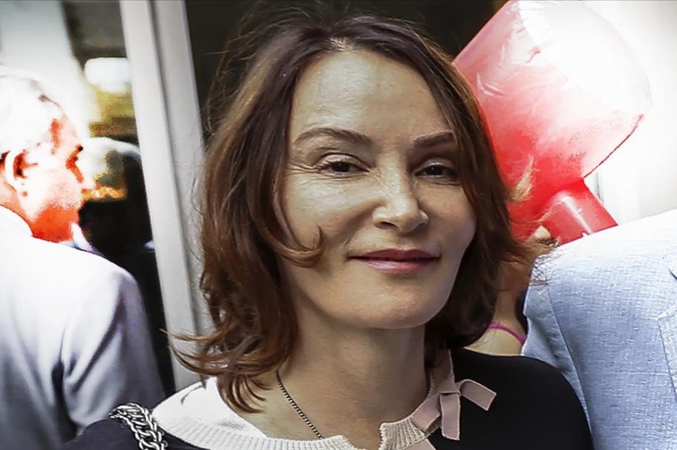 Aslı Baykal Siyaseti Bıraktı, Evlilik Dersi Verdi (1)