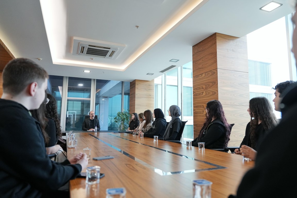 Başkan Kotan Öğrenci̇lerle Tecrübeleri̇ni̇ Paylaşti (2)