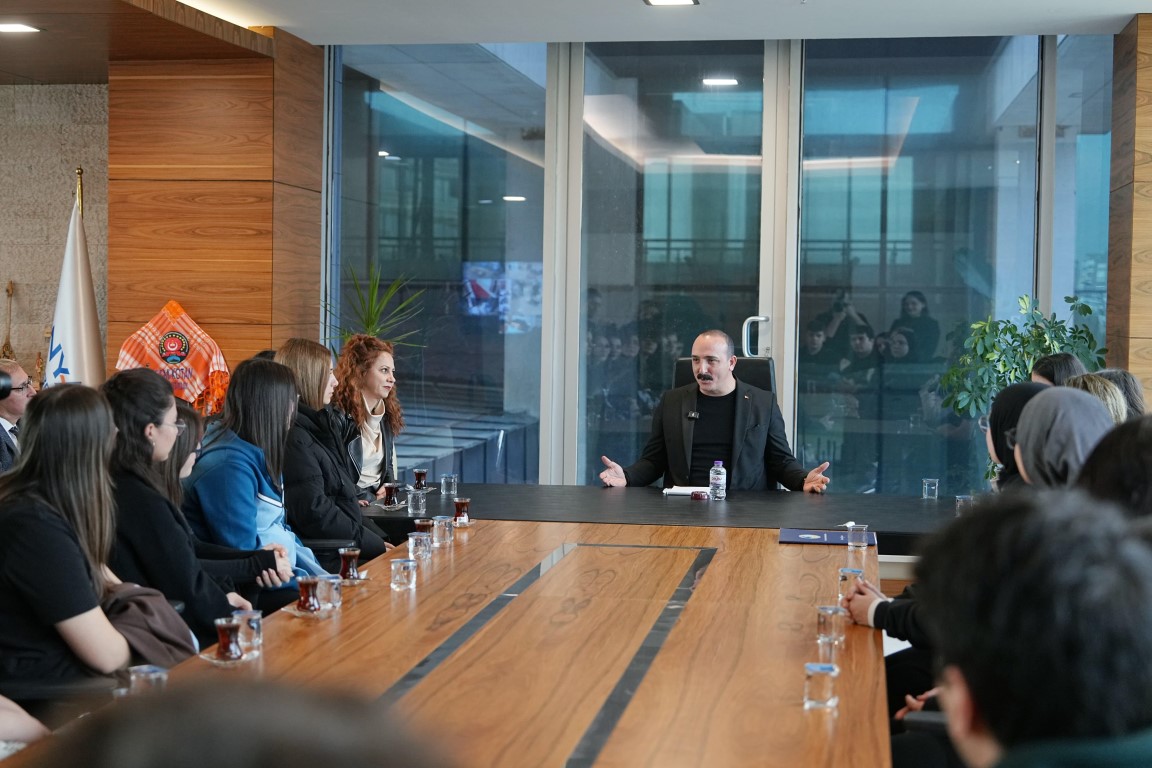 Başkan Kotan Öğrenci̇lerle Tecrübeleri̇ni̇ Paylaşti (3)