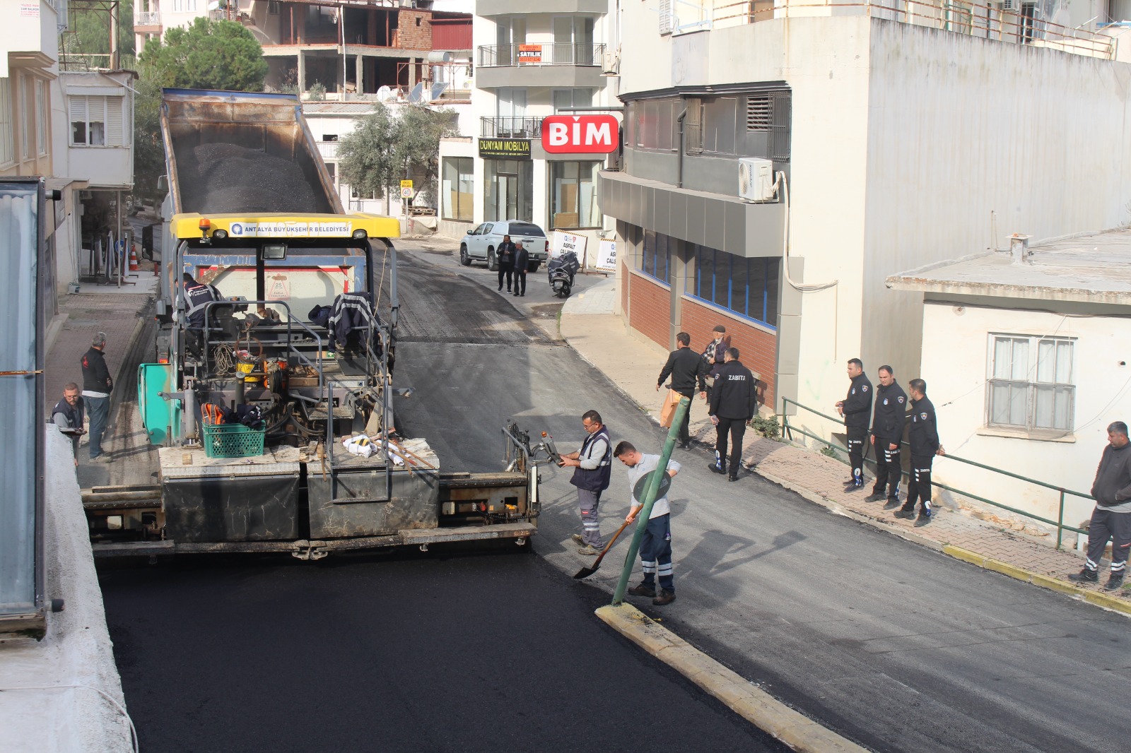 Büyükşehir Belediyesi’nden Finike’ye Asfalt Desteği (8)