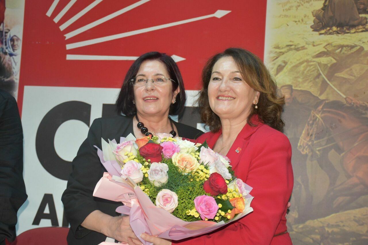 Chp Tabanı Necla İnci Bayrak Için Ayaklandı (2)-1