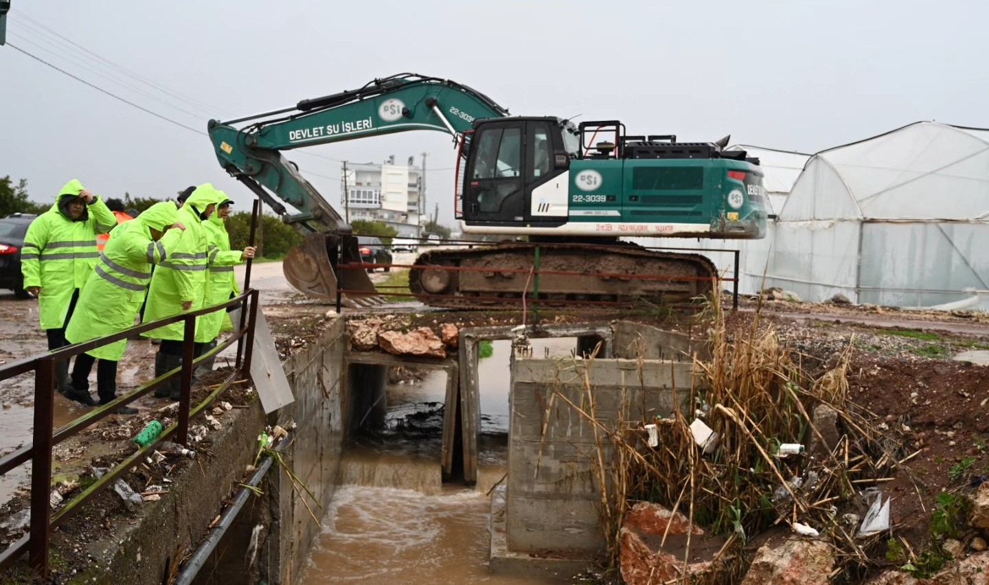 Chp’li̇ Kaya Defalarca Uyarmişti Kumluca’da Sel Felaketi̇ Göz Göre Göre Geldi̇-2