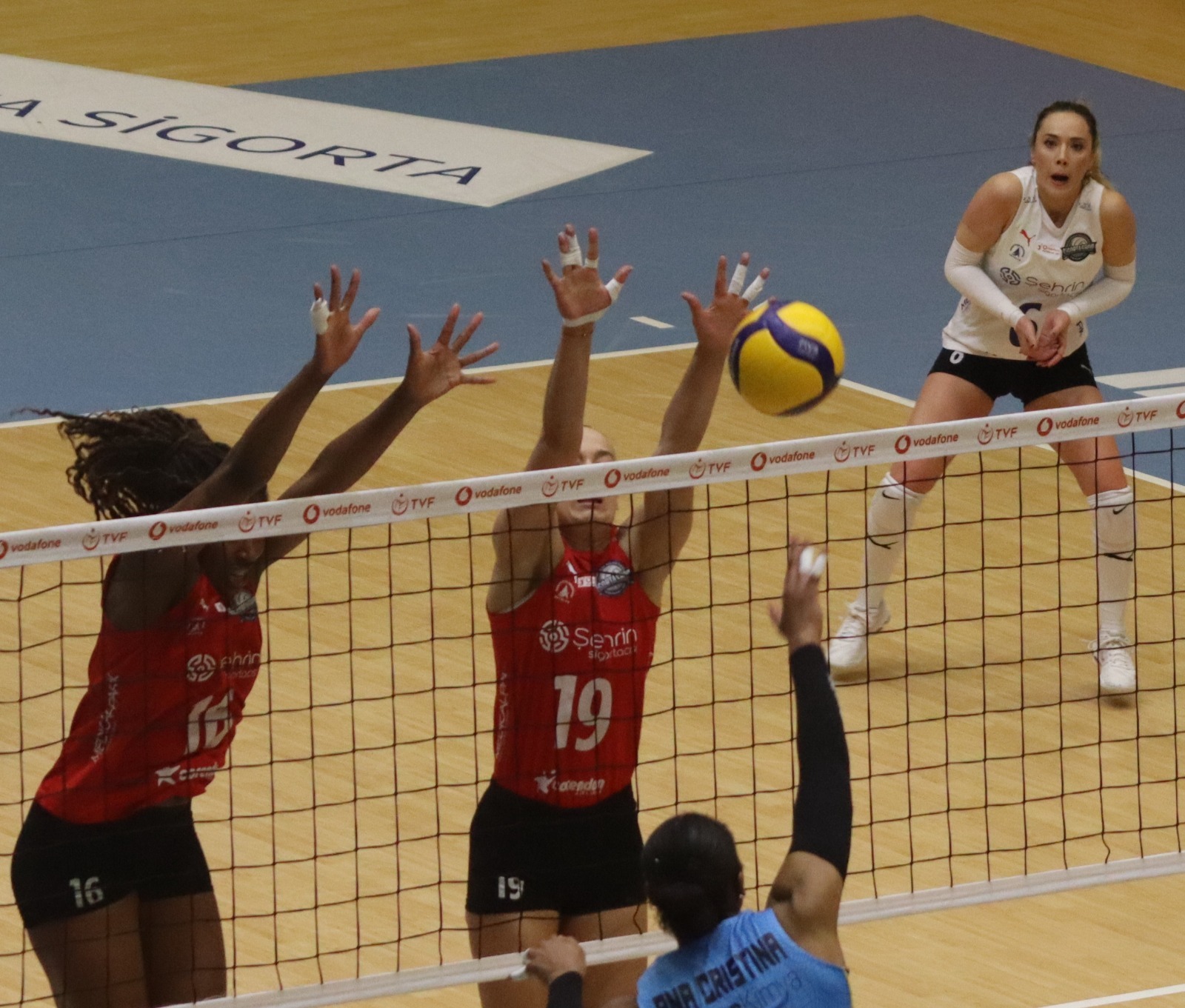 Ekrem İmamoğlu’nun Sevgilisi Antalya’dan Çıktı 5