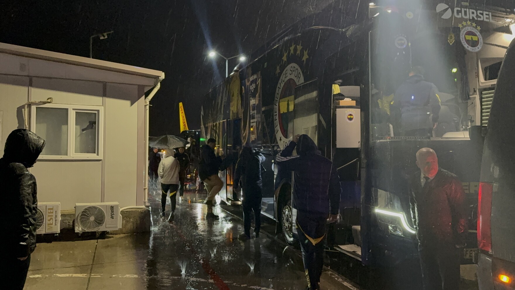 Fenerbahce Alanyaya Geldi (1)-1