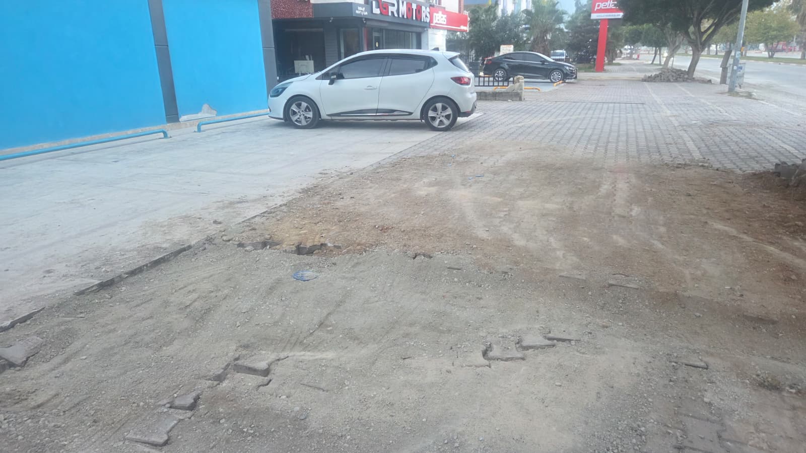 Gürsu Mahallesi’nde Kaldırım Çilesi… Vatandaş Isyan Noktasında! (5)