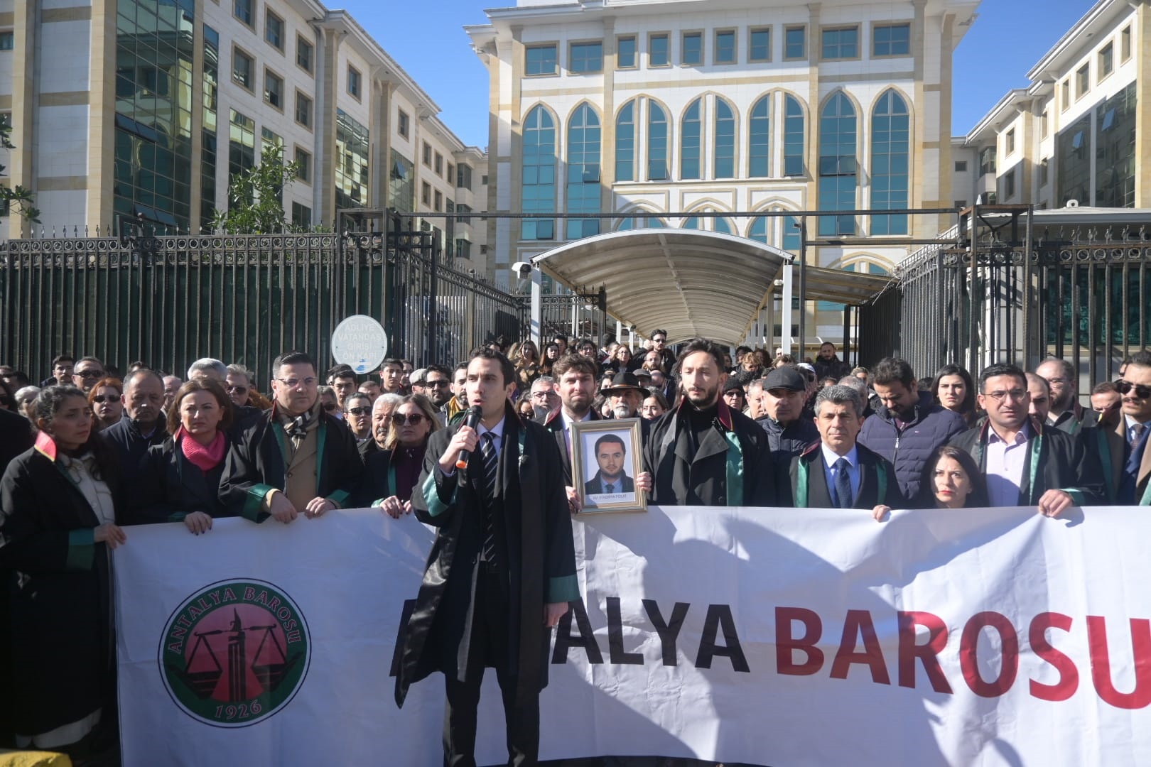 İi̇i̇antalya’da Avukatlar Bu Kez Kendi Hakları Için Ses Yükseltti (1)