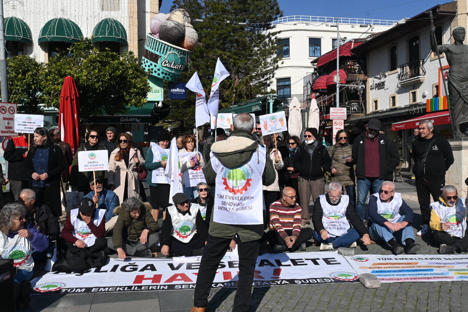 İktidar Emeklinin Sesini Duymuyor (4)