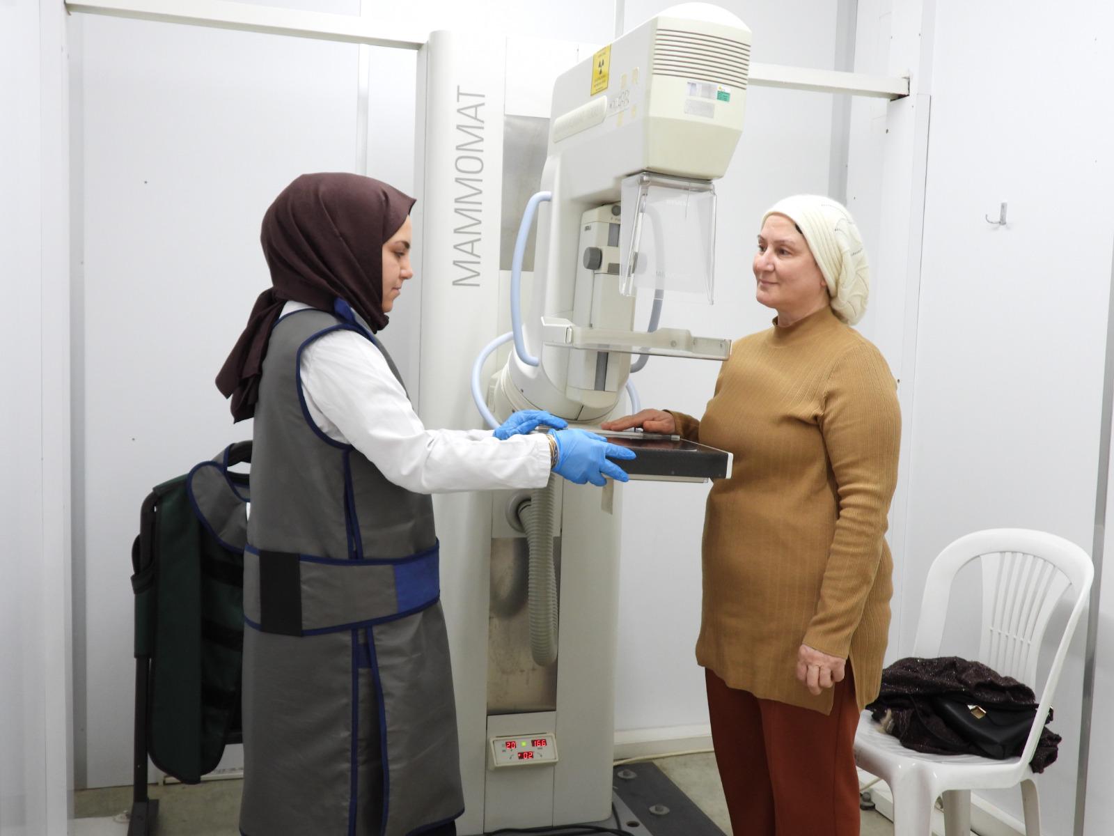 Kepez Belediyesi Sağlık Dağıttı (1)