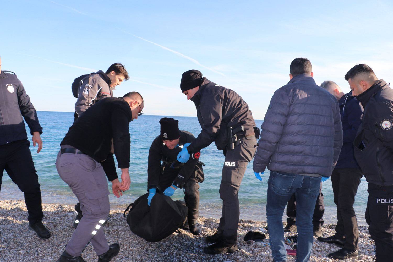Konyaalti Sahilinde Oltoaya Ceset Takildi (2)