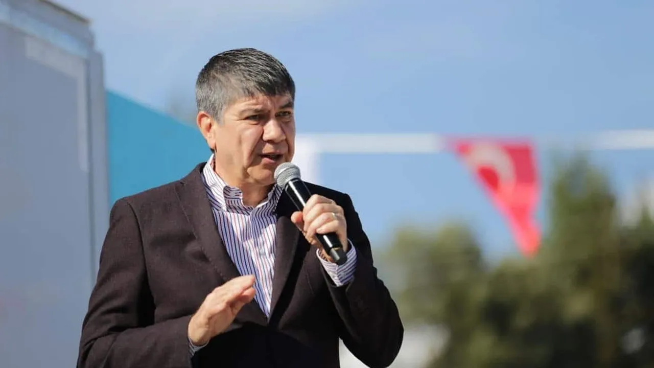 Menderes Türel Konyaaltı’daki Dev Projenin Açıklamasını Yaptı (3)