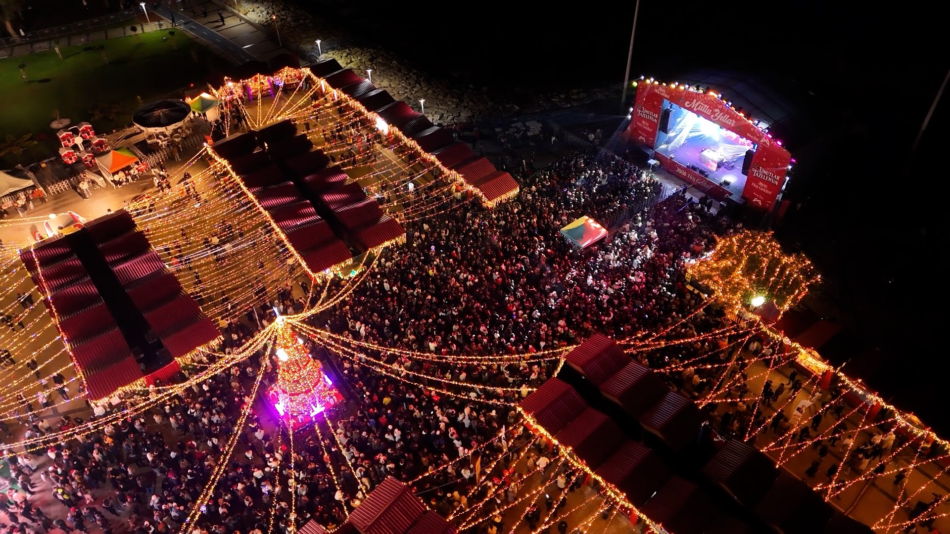 Mersin’de 2026 Coşkusu Sokaklara Taştı (3)