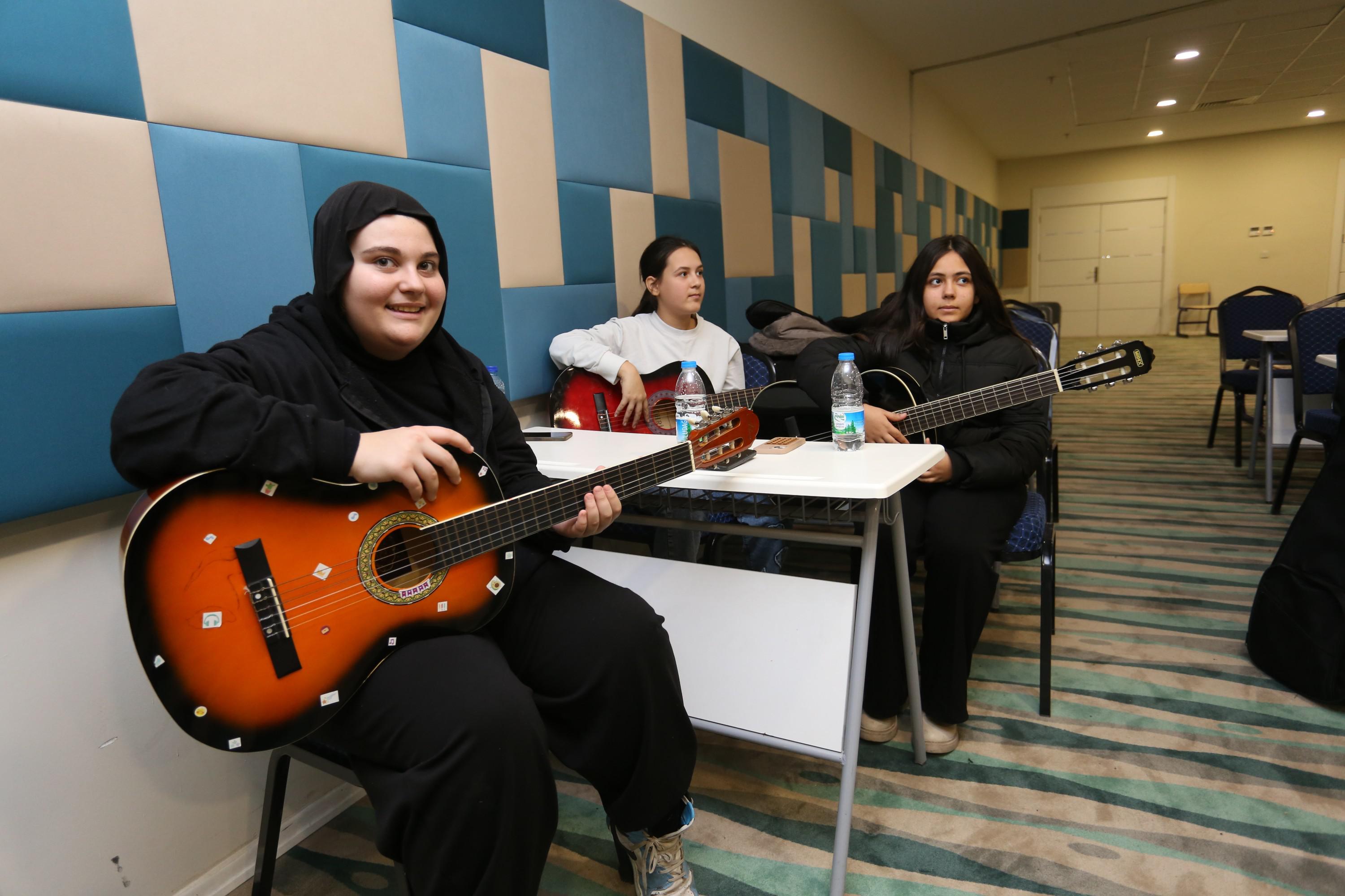 Mimar Sinan Akademi’de Müzik, Kepez’de Kuşakları Buluşturuyor (2)