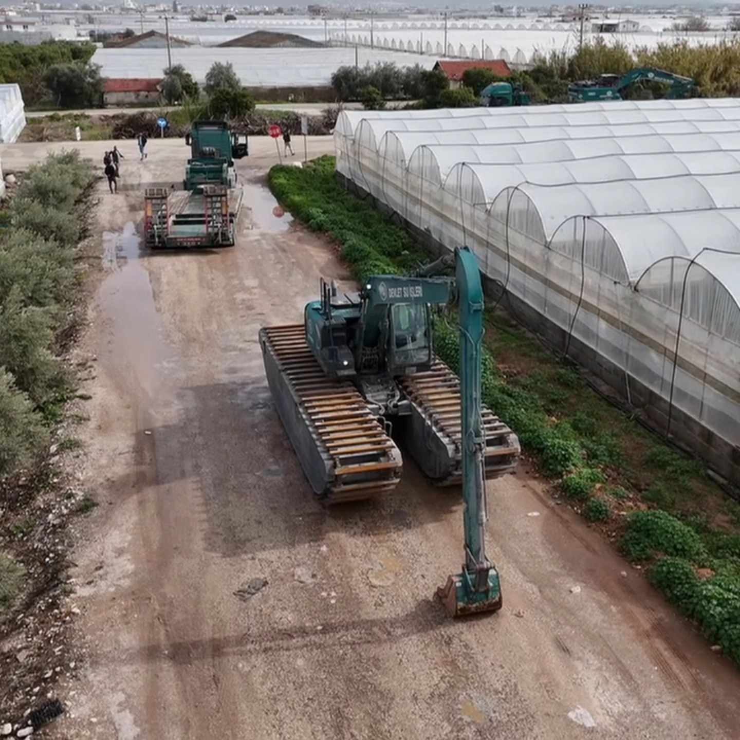 Sihirbaz Makine Antalya’ya Getirildi! Islak Ve Bataklıklarda Da Çalışabiliyor (4)