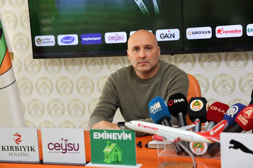 Takımın Kaderi Onun Elinde Olacak! İşte Antalyaspor’un Yeni Teknik Direktörü (4)