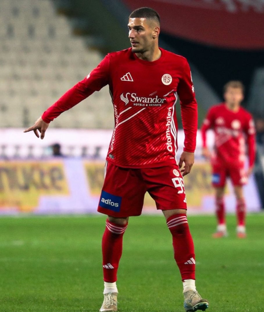 Transfer Yapamayan Antalyaspor’da 2 Ayrılık Daha (1)İi̇