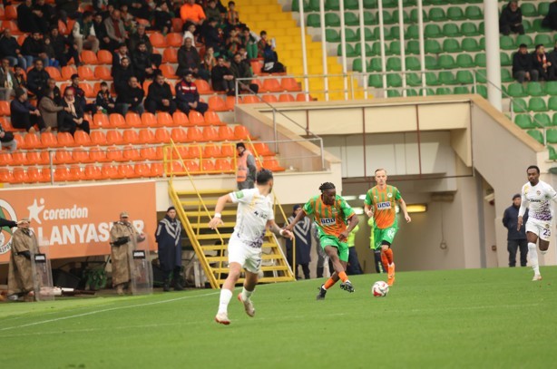 Trendyol Süper Lig Corendon Alanyaspor 1 Eyüpspor 3 (3)