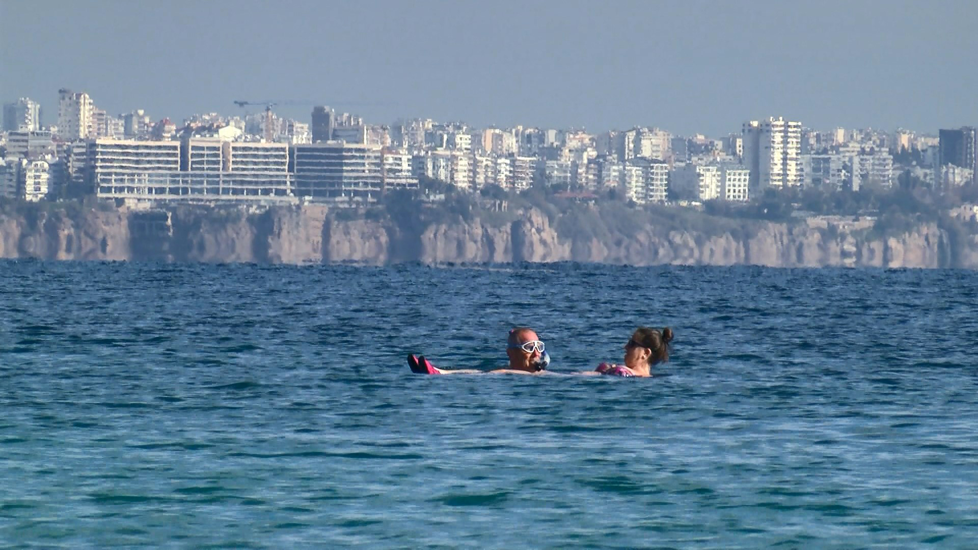 Y I L I N I L K H A F T A S O N U N D A G U N E S L E N I P D E N I Z 1096123 325389