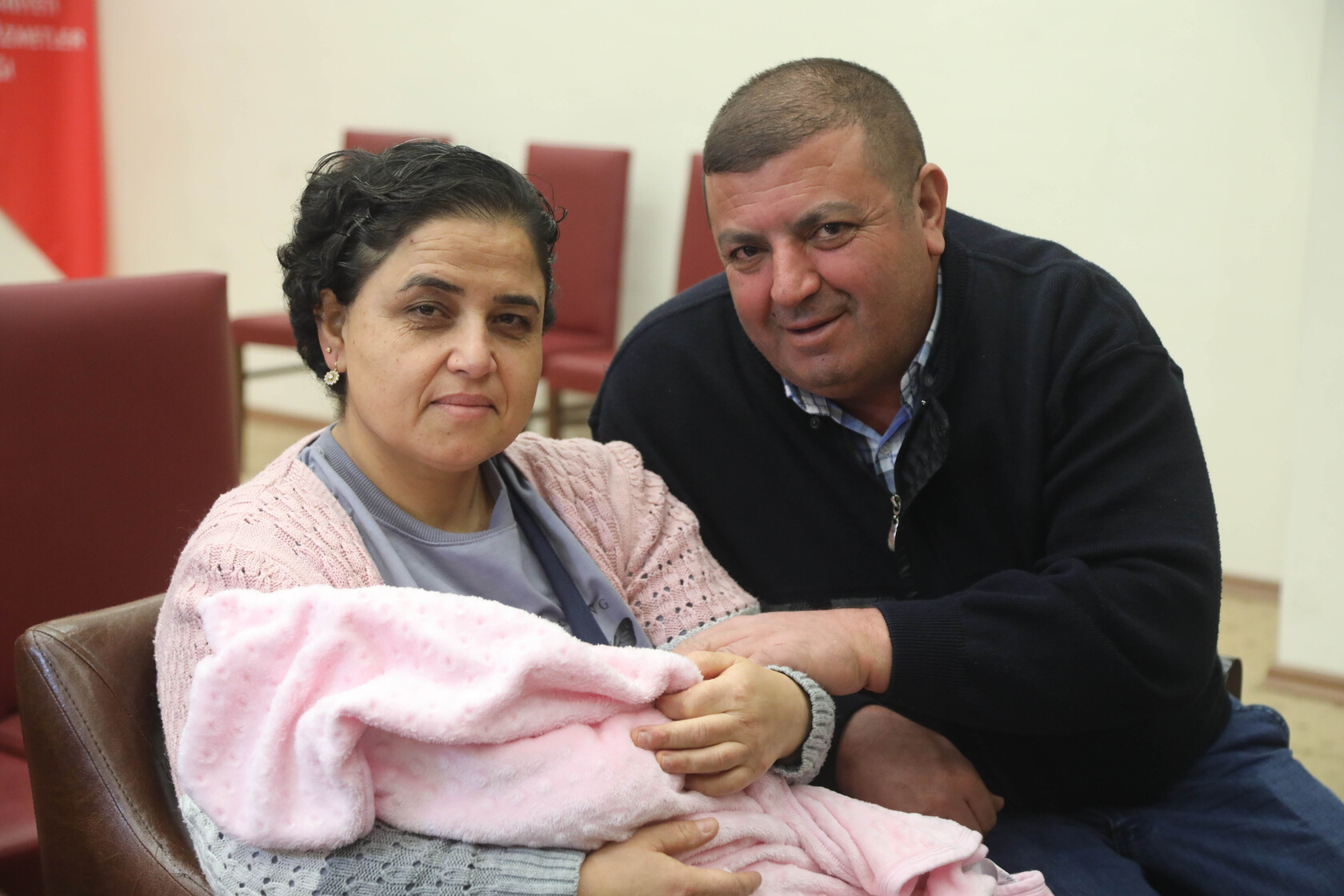 Yıldız Çifti Bu Kez De Emine’ye Sıcak Yuva Oldu (2)