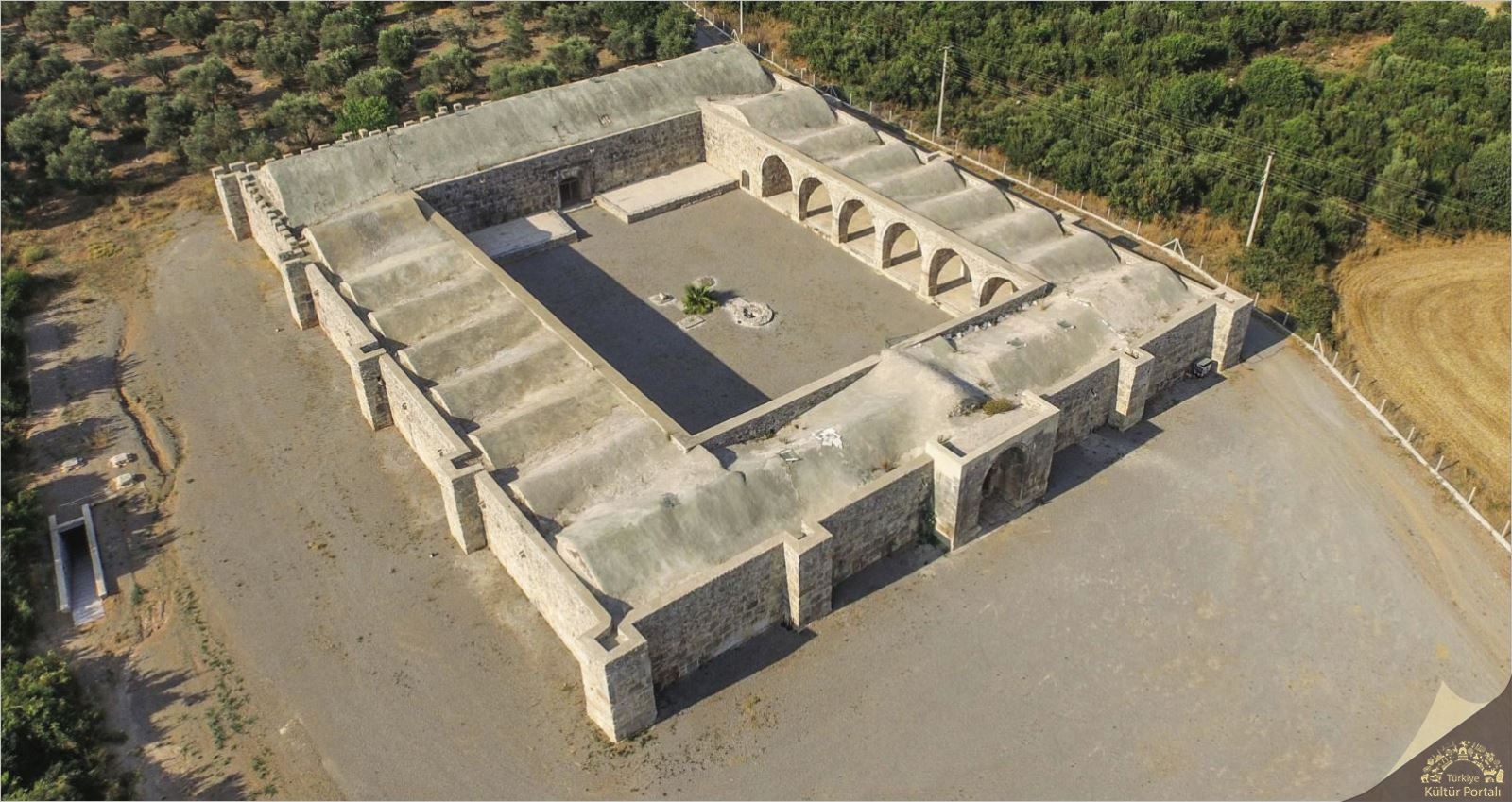 800 Yıllık Tarihi Kırkgöz Han’da Tekno Parti Yapılacak (1)