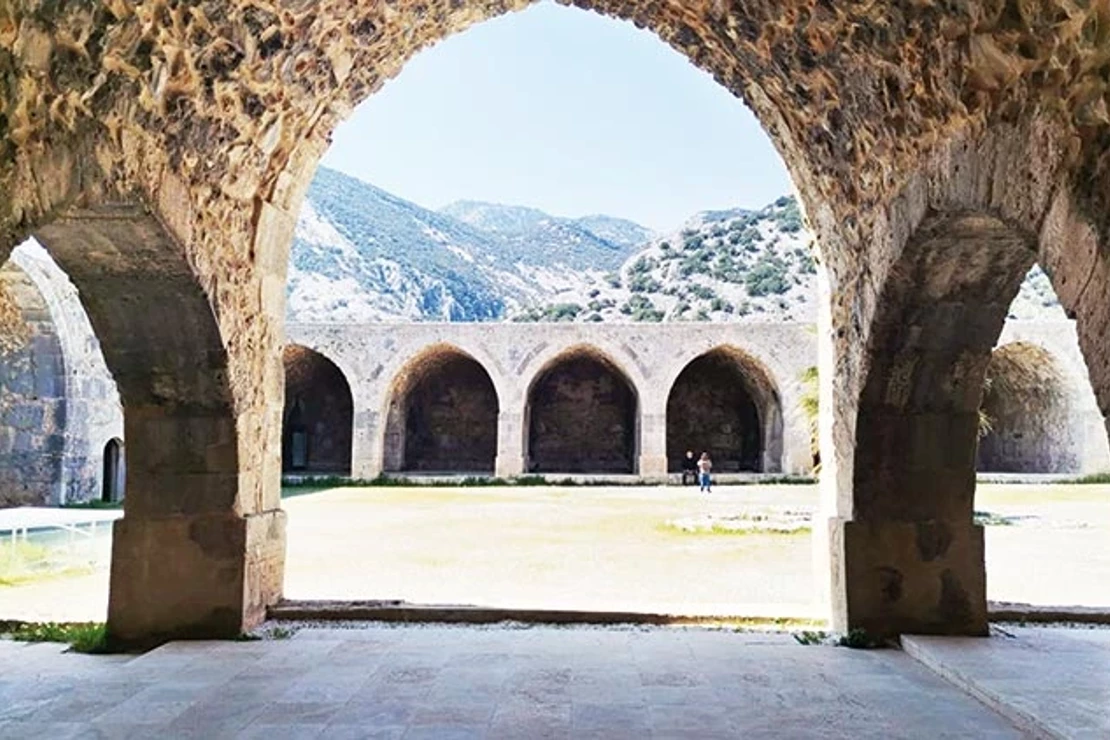 800 Yıllık Tarihi Kırkgöz Han’da Tekno Parti Yapılacak (2)-1