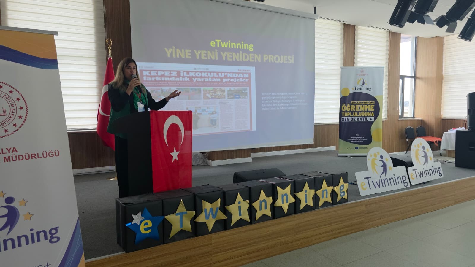 Aksu'da Öğretmenlere Dijital Dönüşüm Konusunda Uygulamalı Eğitim (1)