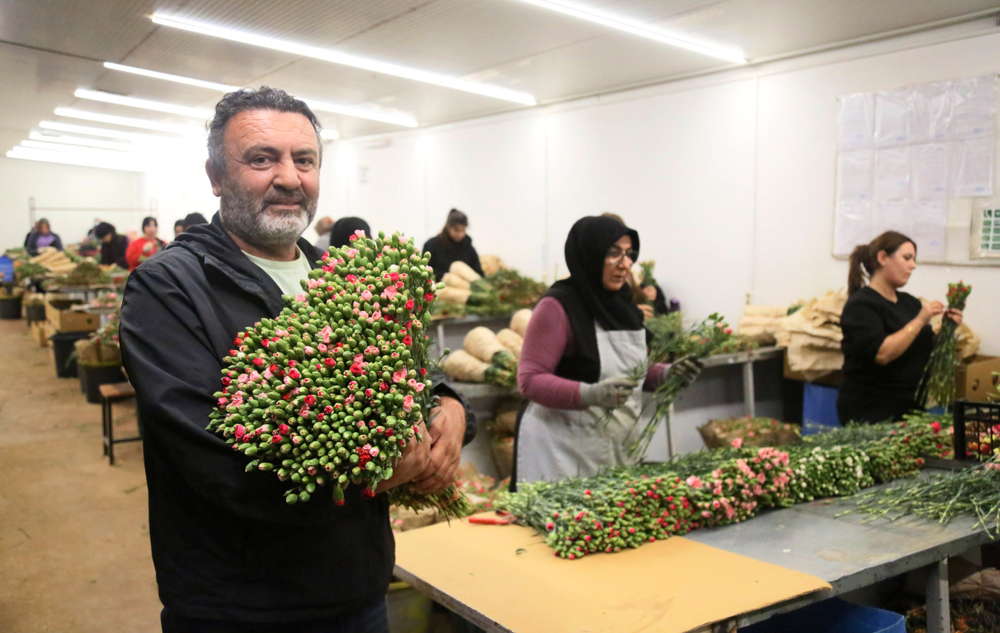 Antalya, Avrupa’daki Sevgililere Çiçek Gönderildi (2)