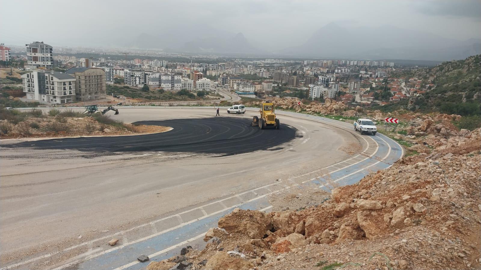Antalya Kepez’de Yollara 45 Ton Asfalt Döküldü (1)