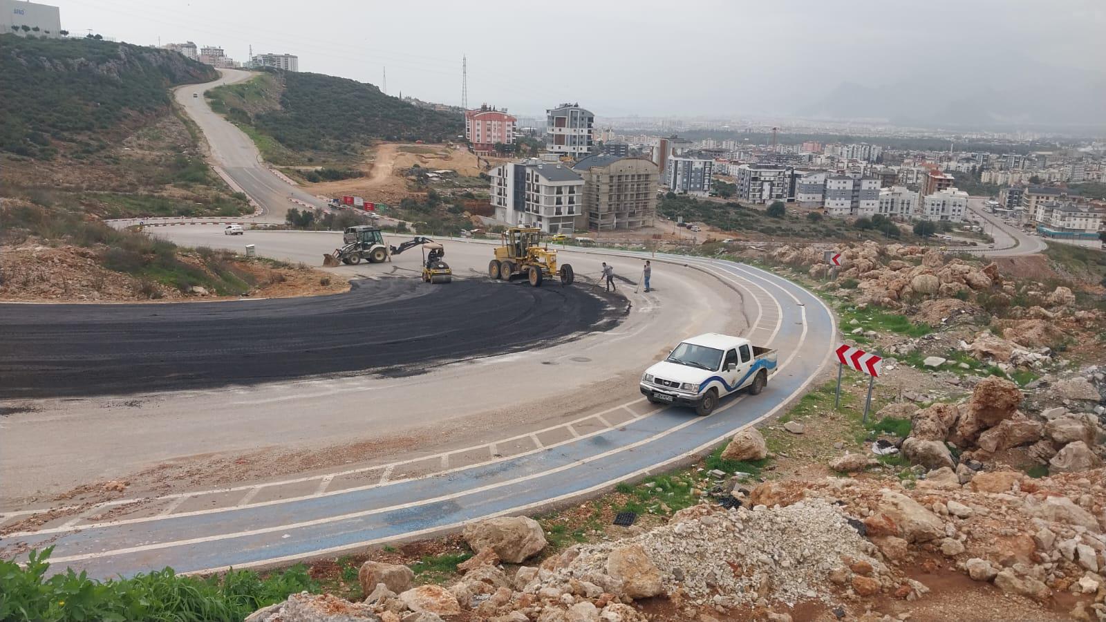 Antalya Kepez’de Yollara 45 Ton Asfalt Döküldü (3)