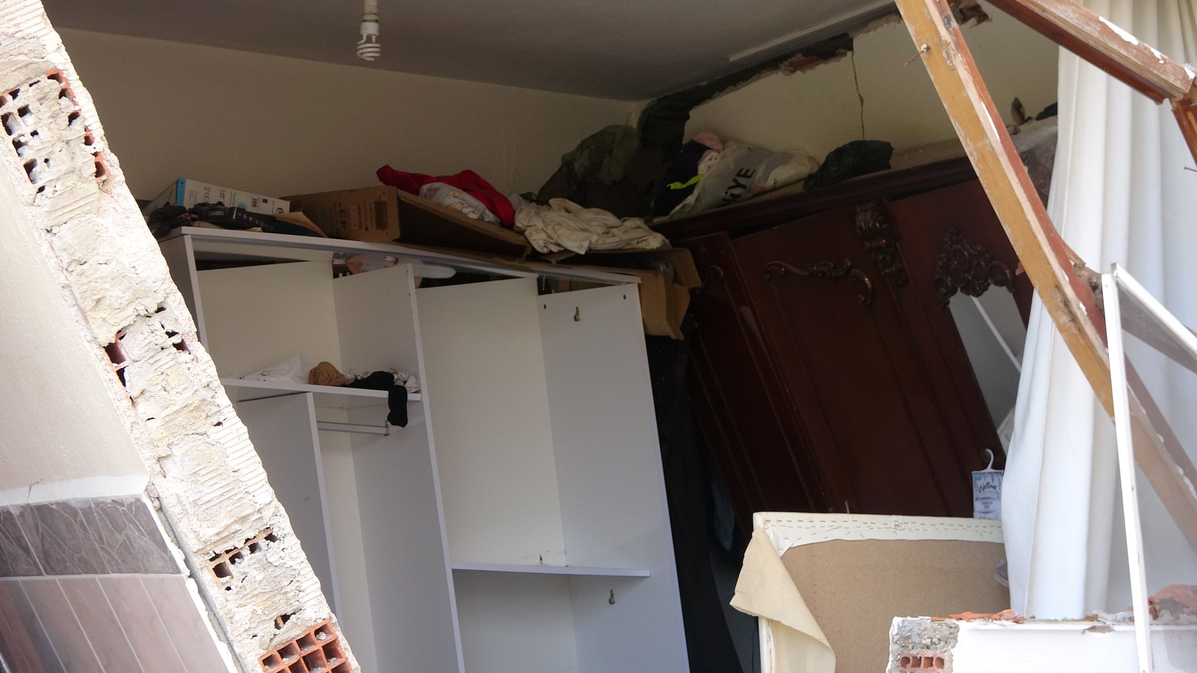 Antalya’da 3 Bina Tedbir Amaçlı Tahliye Edildi (8)