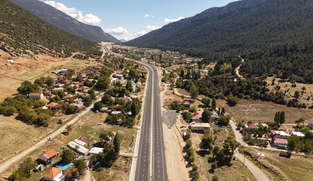 Antalya’da Bitmeyen Yol Çilesi Isyan Ettirdi (3)-1