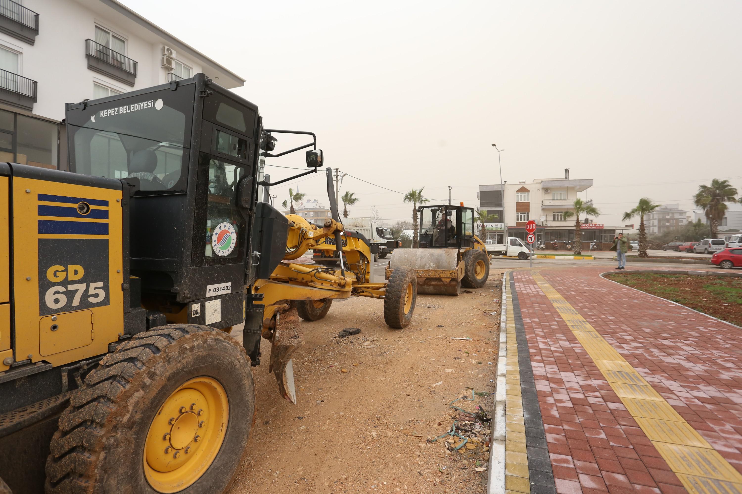 Antalya’da Bozulan Yollara Hızlı Müdahale (1)-1