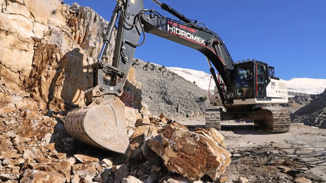 Antalya’da Muhtar Isyan Etti “Evler Sallanıyor Işimiz Allah’a Kaldı” (1)-1