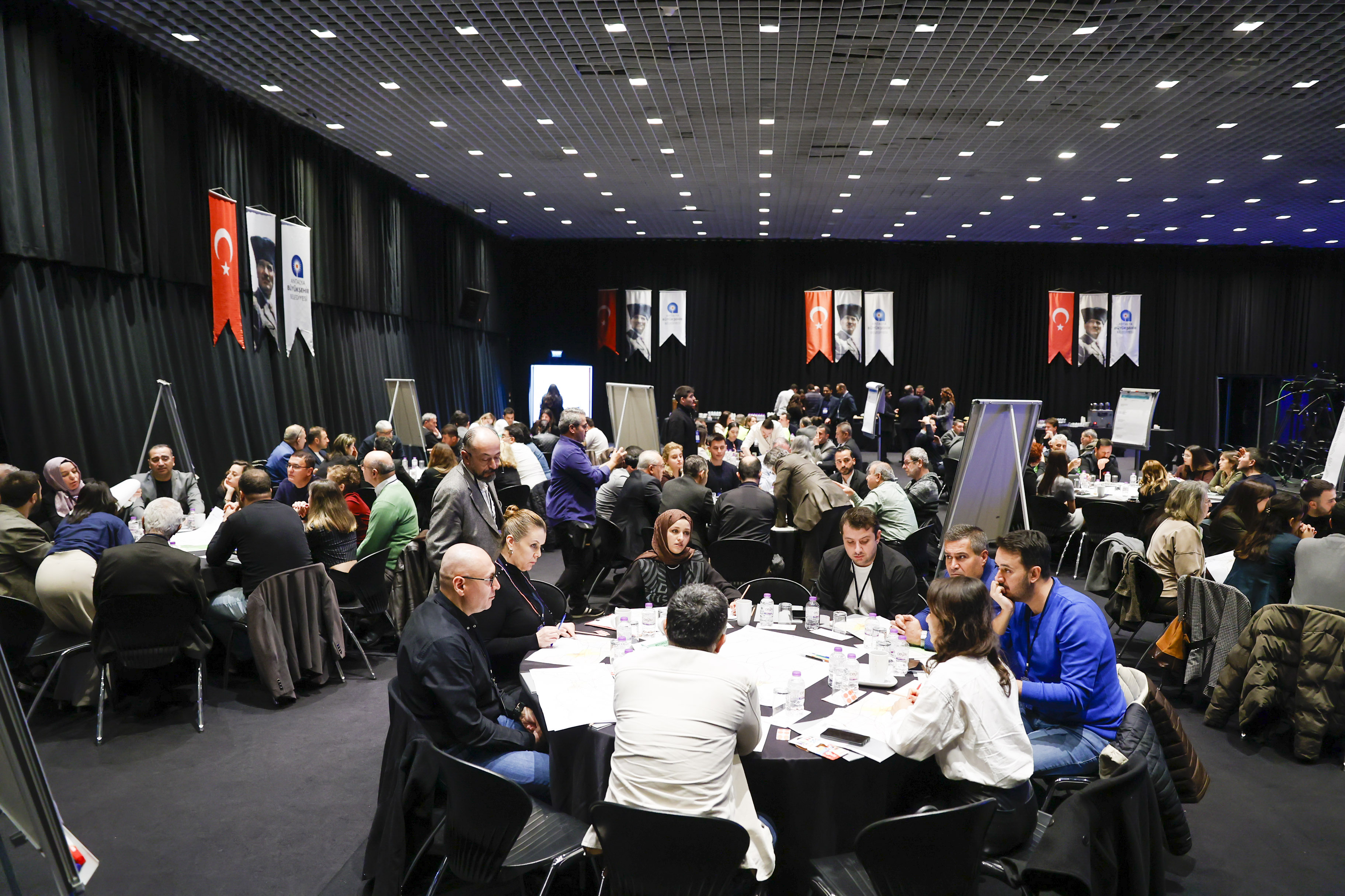 Antalya’da Ulaşım Yeniden Masaya Yatırıldı (4)