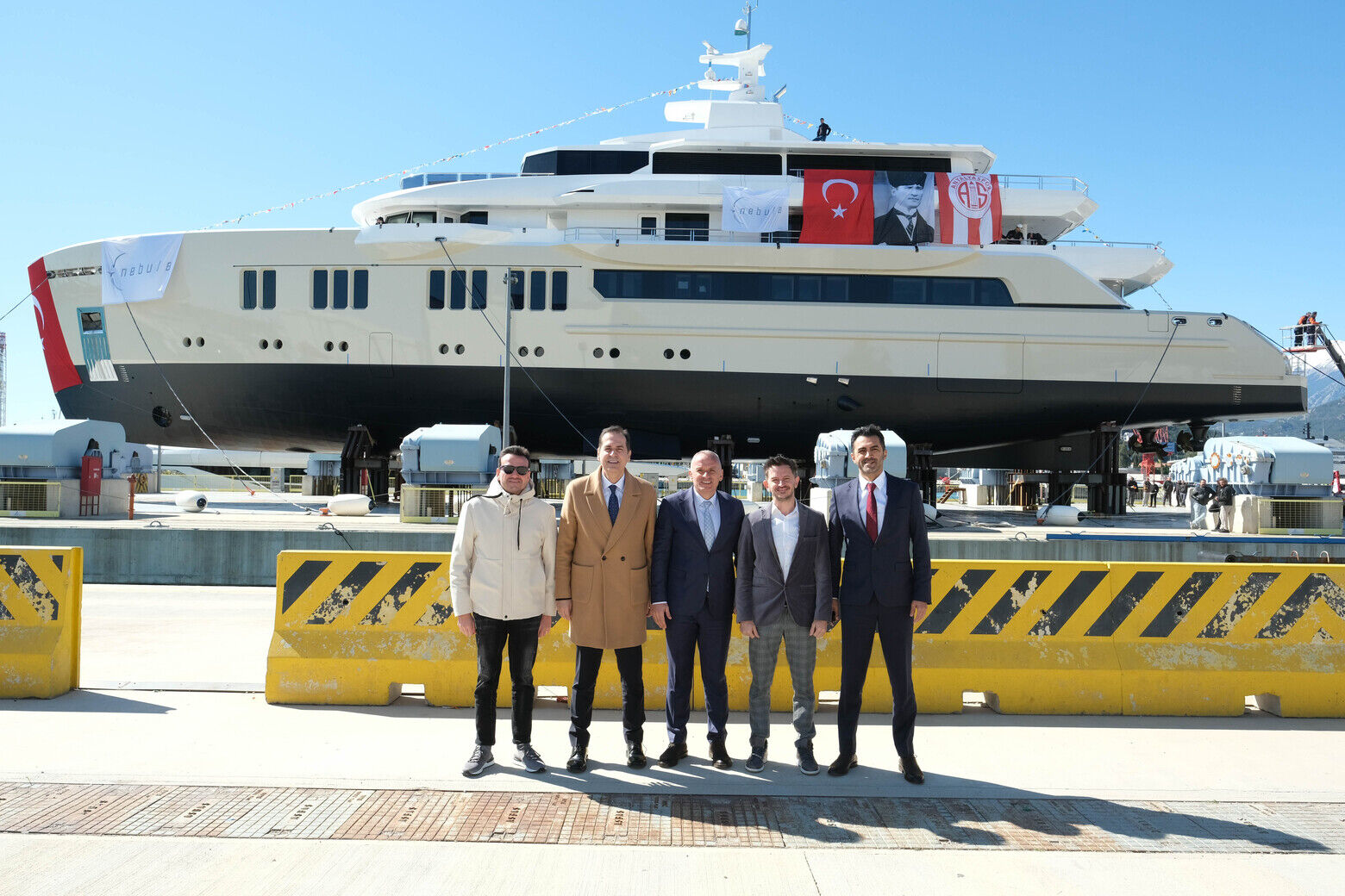 Antalya’da Üretilen 50 Milyon Euro’luk Süper Yat ‘Amanda’ Denize Indirildi (5)