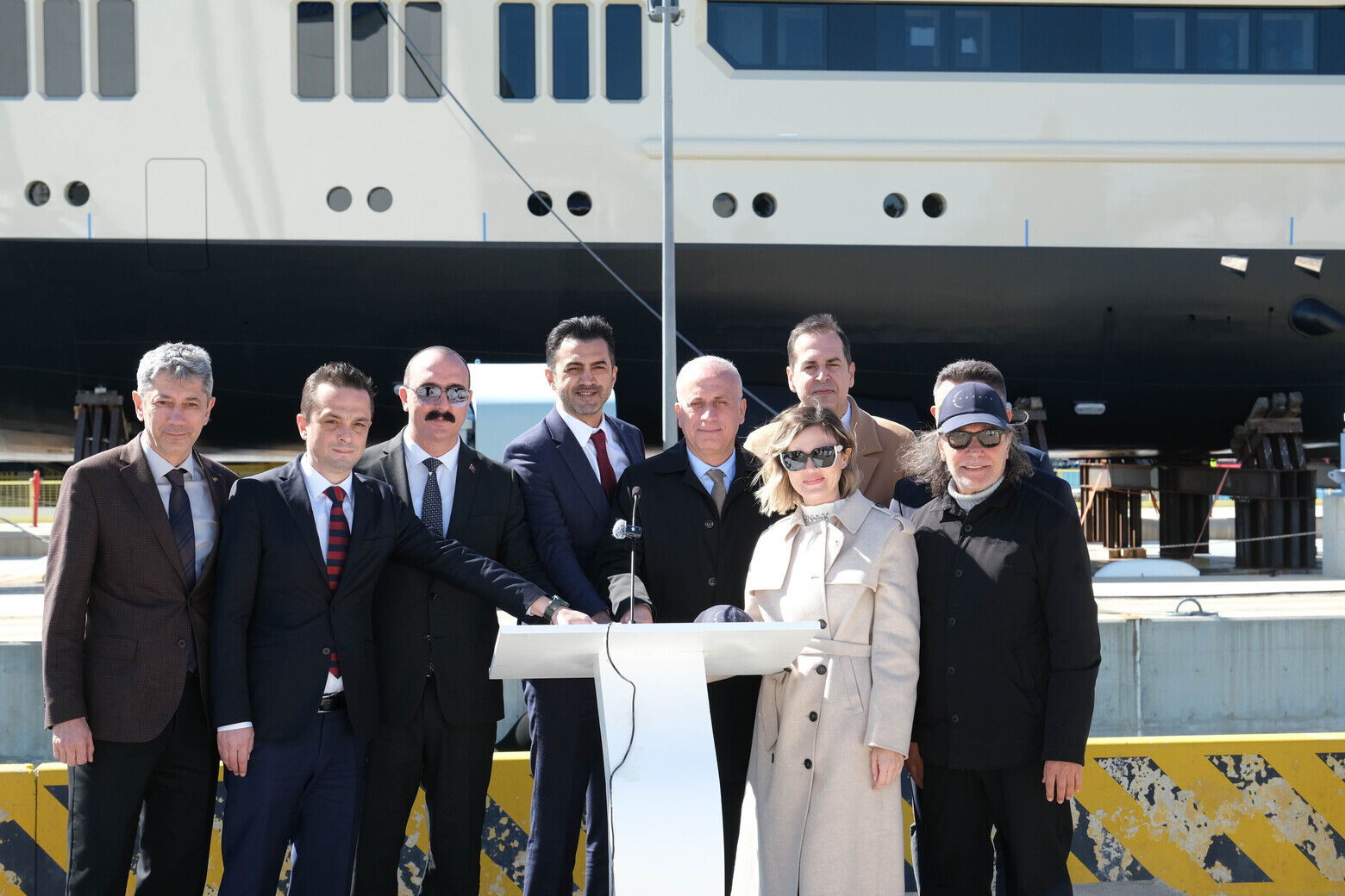 Antalya’da Üretilen 50 Milyon Euro’luk Süper Yat ‘Amanda’ Denize Indirildi (7)