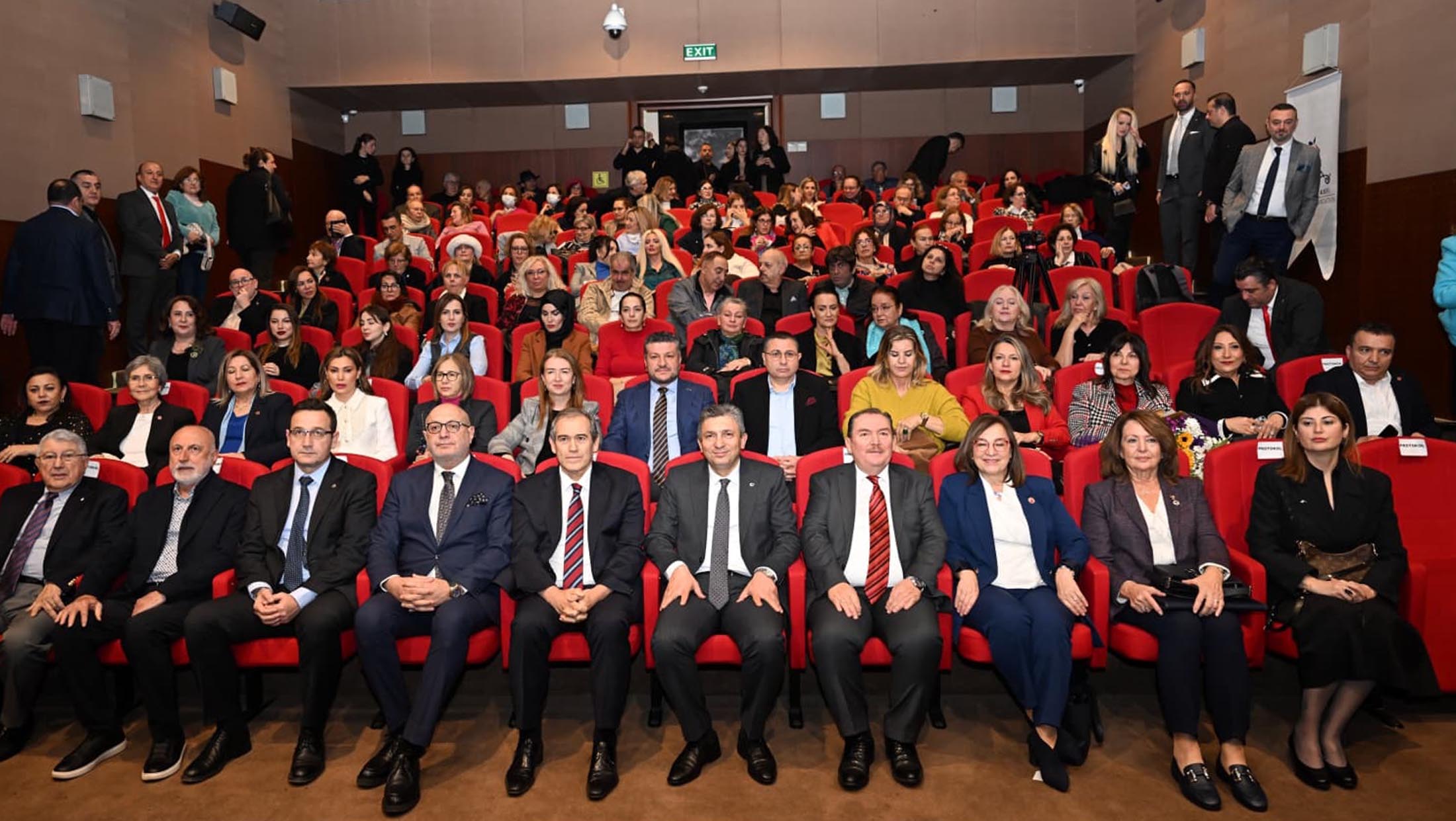 Antalya’da Yılın Kadını Seçildi (3)