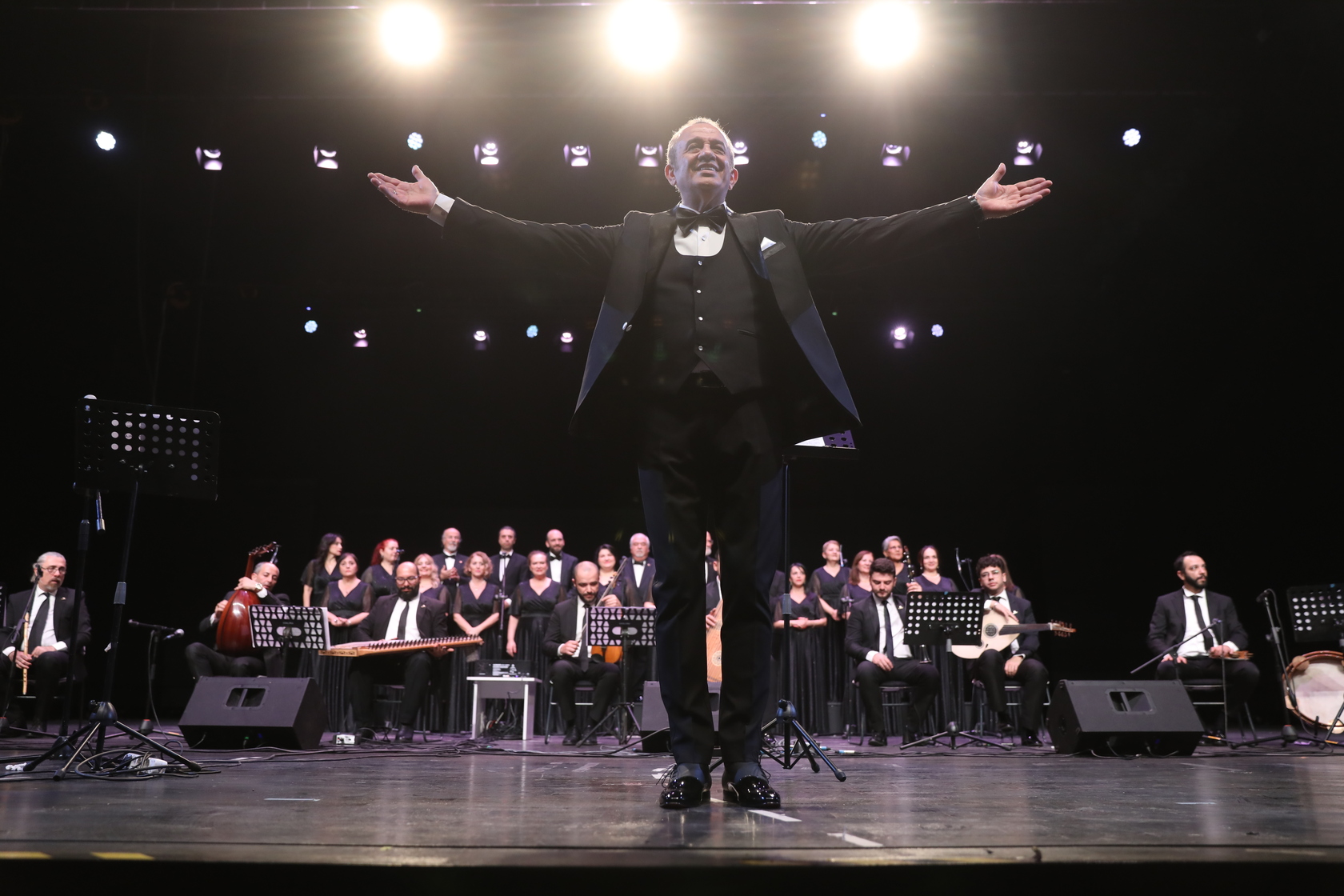 Antalya’daki “Bahar Bitti Güz Bitti” Konserine Büyük Ilgi (5)