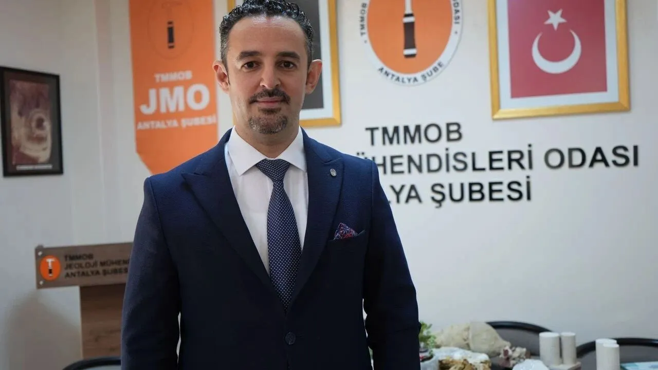 Antalya’dan 6 Şubat Deprem Uyarısı Kaynaklar Enkazdan Önce Bilime Ayrılmalı (1)