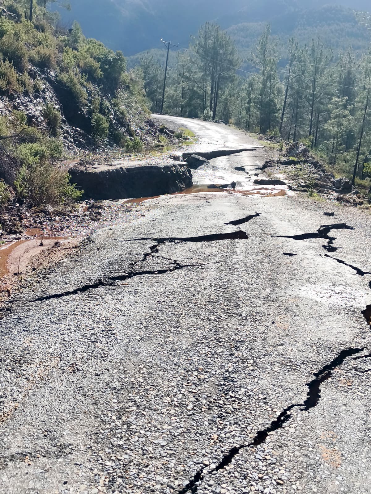 Antalya’nın Çöken Yolları Için Gece Gündüz Çalışma Devam Ediyor (2)