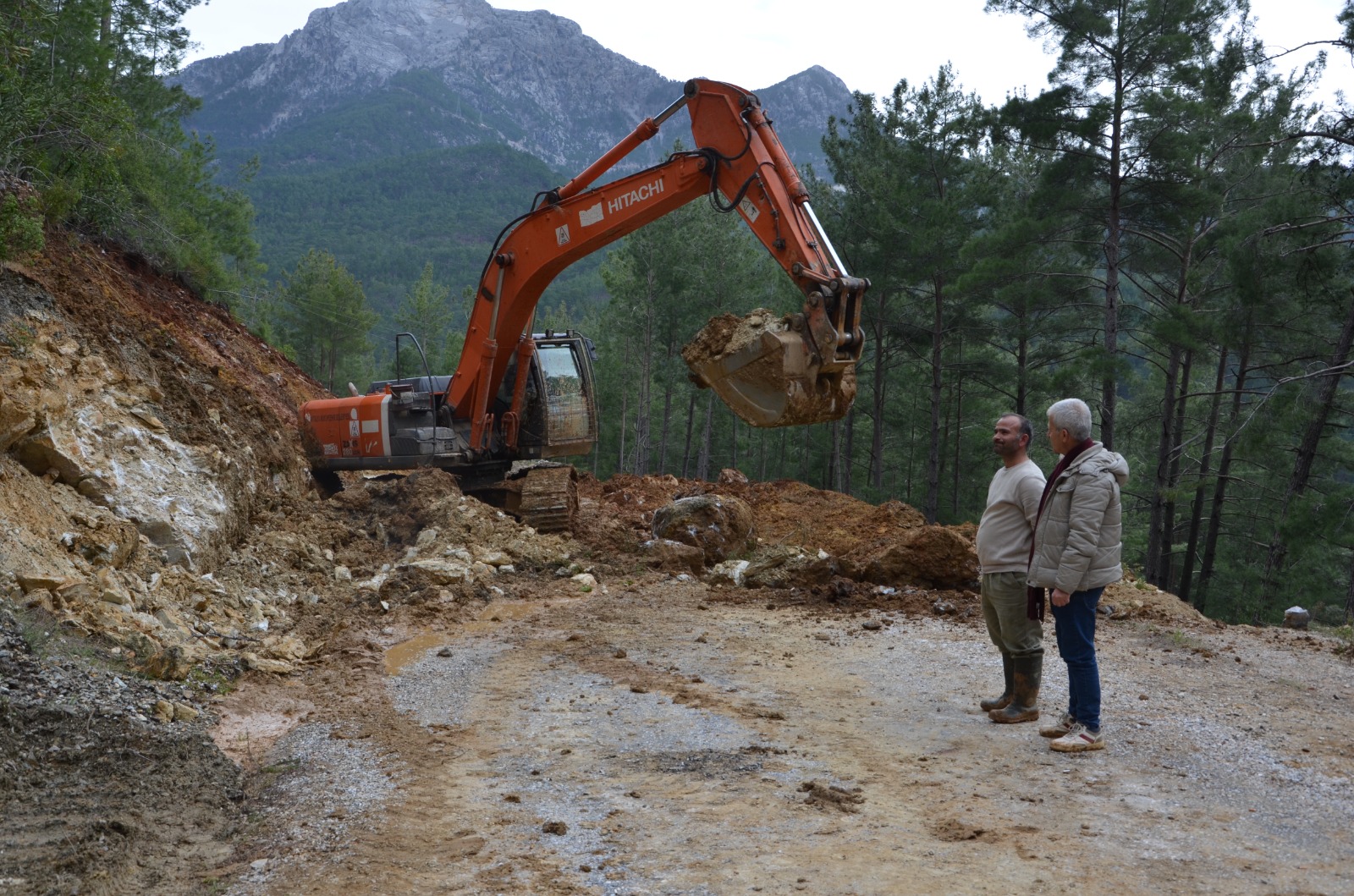 Antalya’nın Çöken Yolları Için Gece Gündüz Çalışma Devam Ediyor (4)