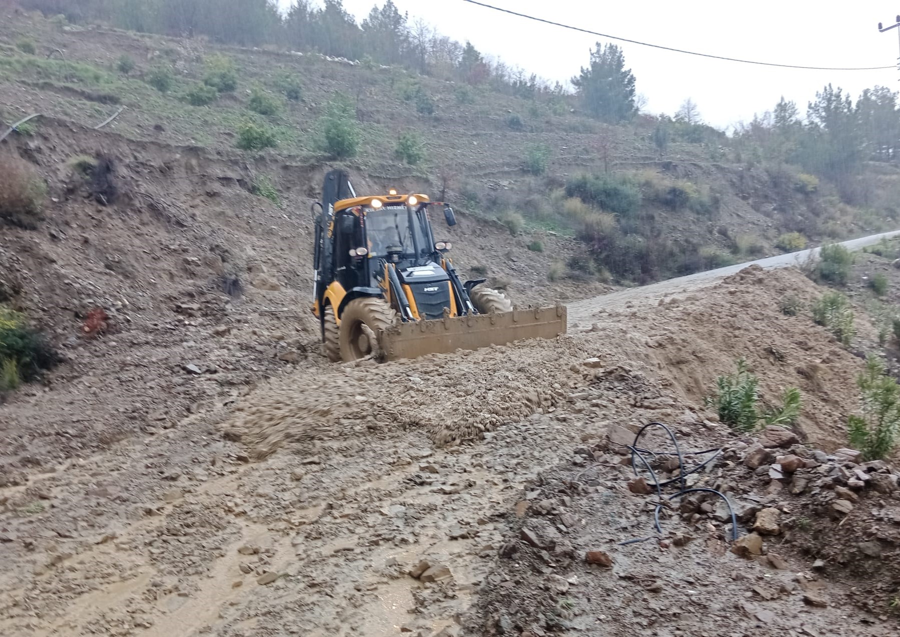 Antalya’nın Ilçelerinde Yollar Yenileniyor (2)