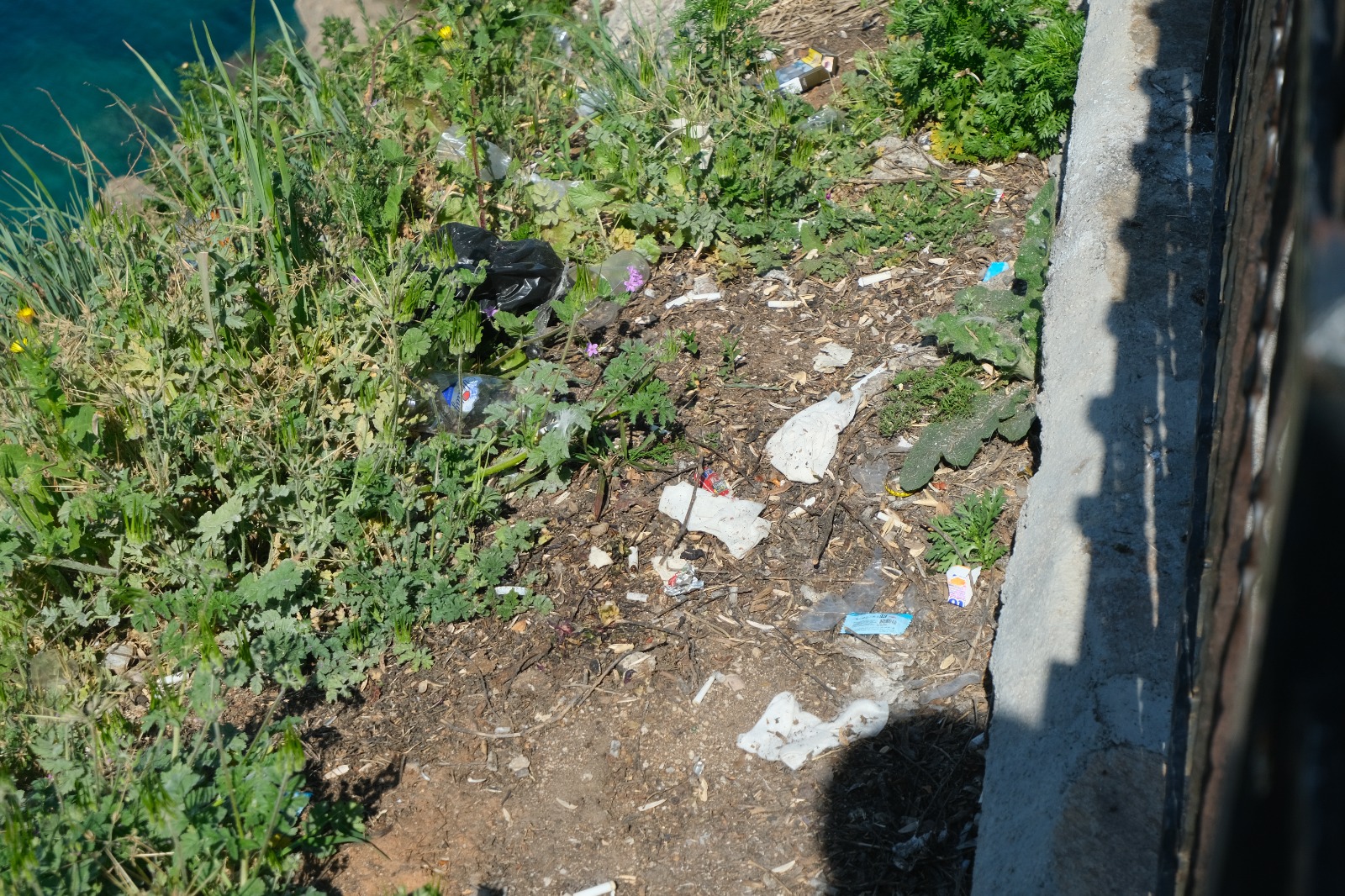 Antalya'nın Incisi Falez Park'ta Vurdumduymazlık Manzaraları (9)