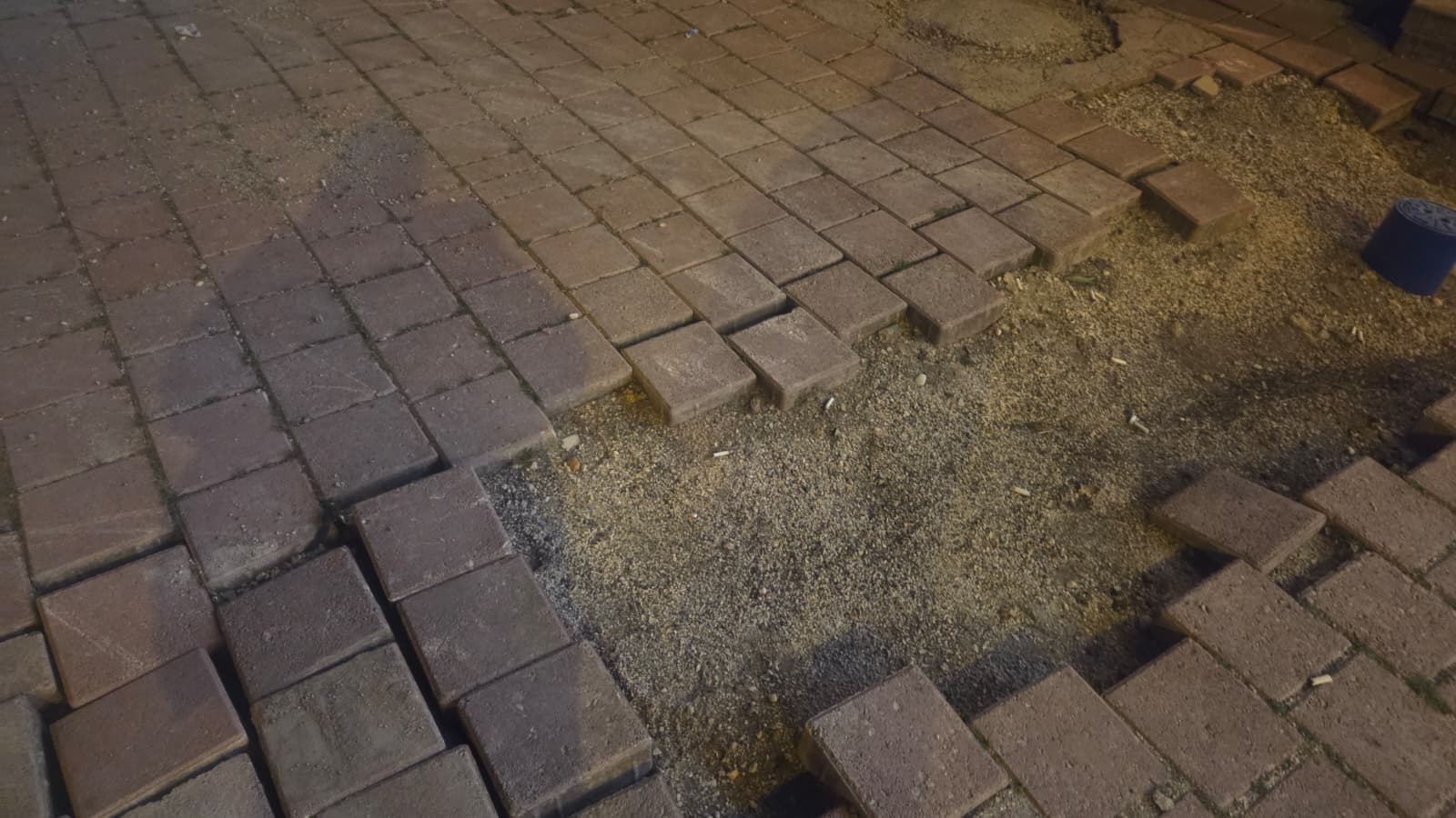 Antalya'nın Konyaaltı Ilçesinde Kaldırım Çilesi Bitmek Bilmiyor (4)