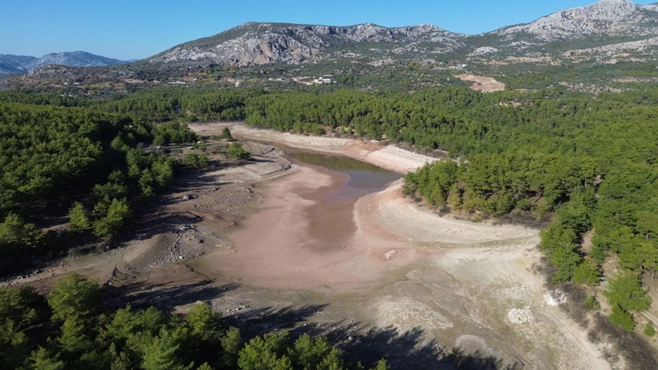 Antalya’nın Kuruyan Göleti Yeniden Canlandı (1)-1